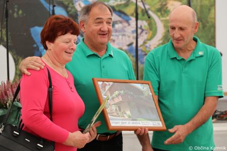 V Snoviku je potekala 5. tradicionalna prireditev z naslovom Cvetoča jesen  (62)
